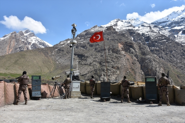 "Özel kahramanlar" görevlerini cansiperane yerine getiriyor